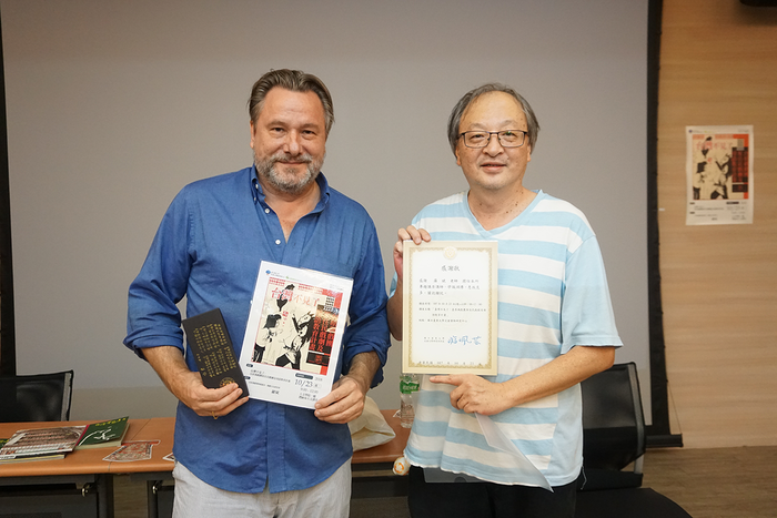 左為羅斌，右為兒文所藍劍虹老師圖片